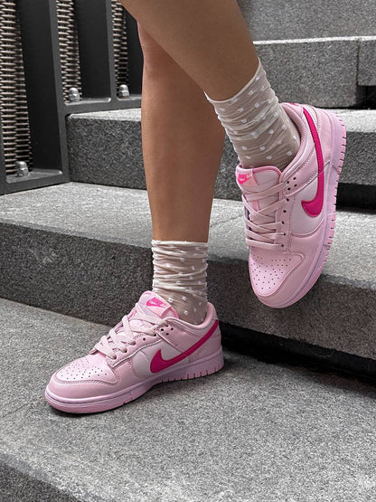 Nike SB Dunk Low Triple Pink - oceanhype - 