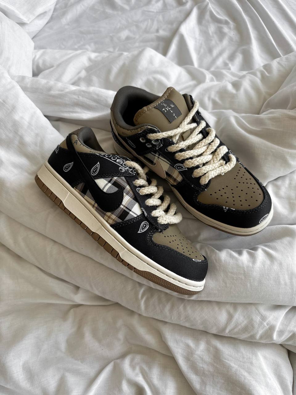 Nike SB Dunk Low x Travis Scott Cactus Jack - oceanhype - 