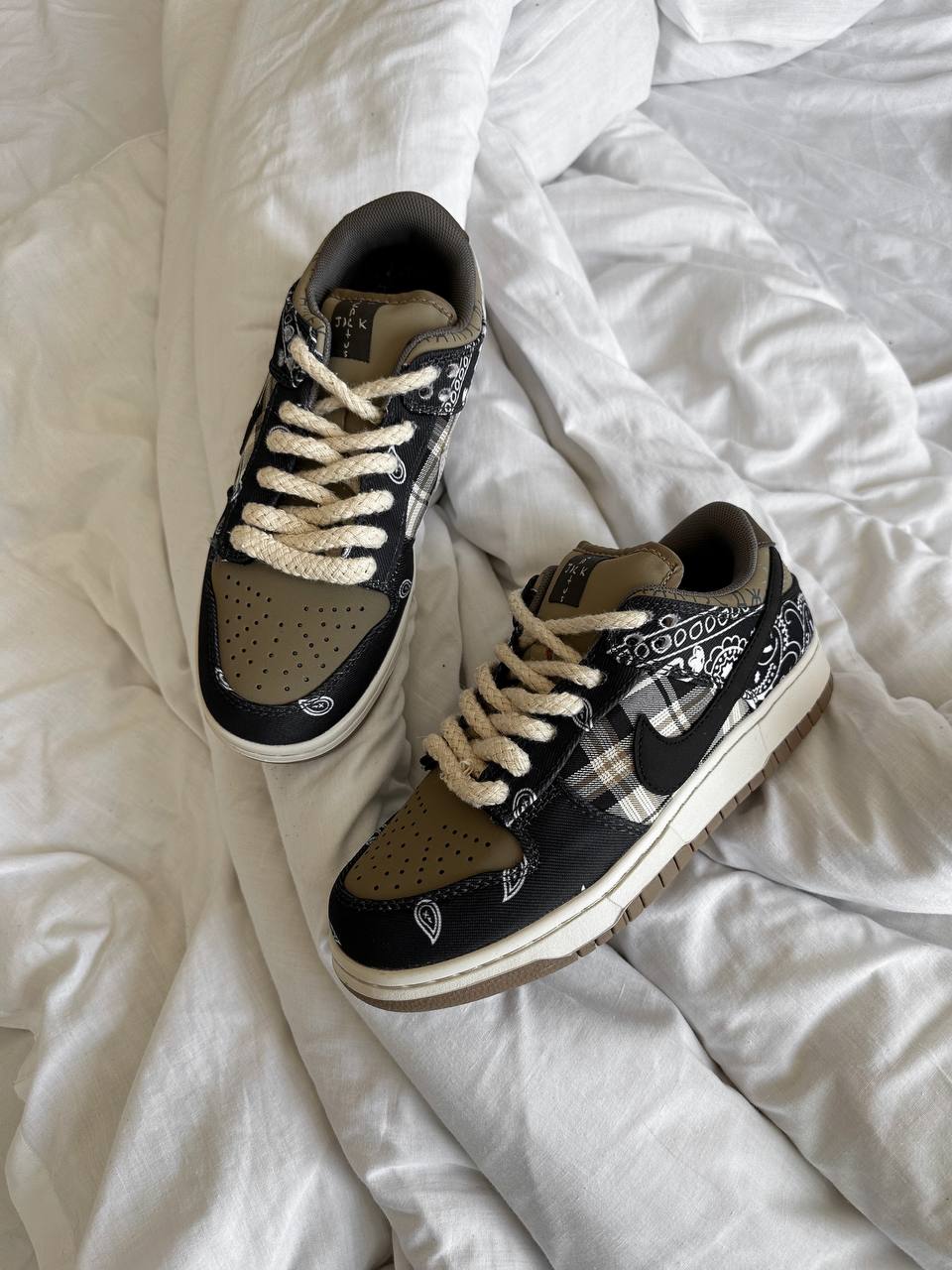 Nike SB Dunk Low x Travis Scott Cactus Jack - oceanhype - 