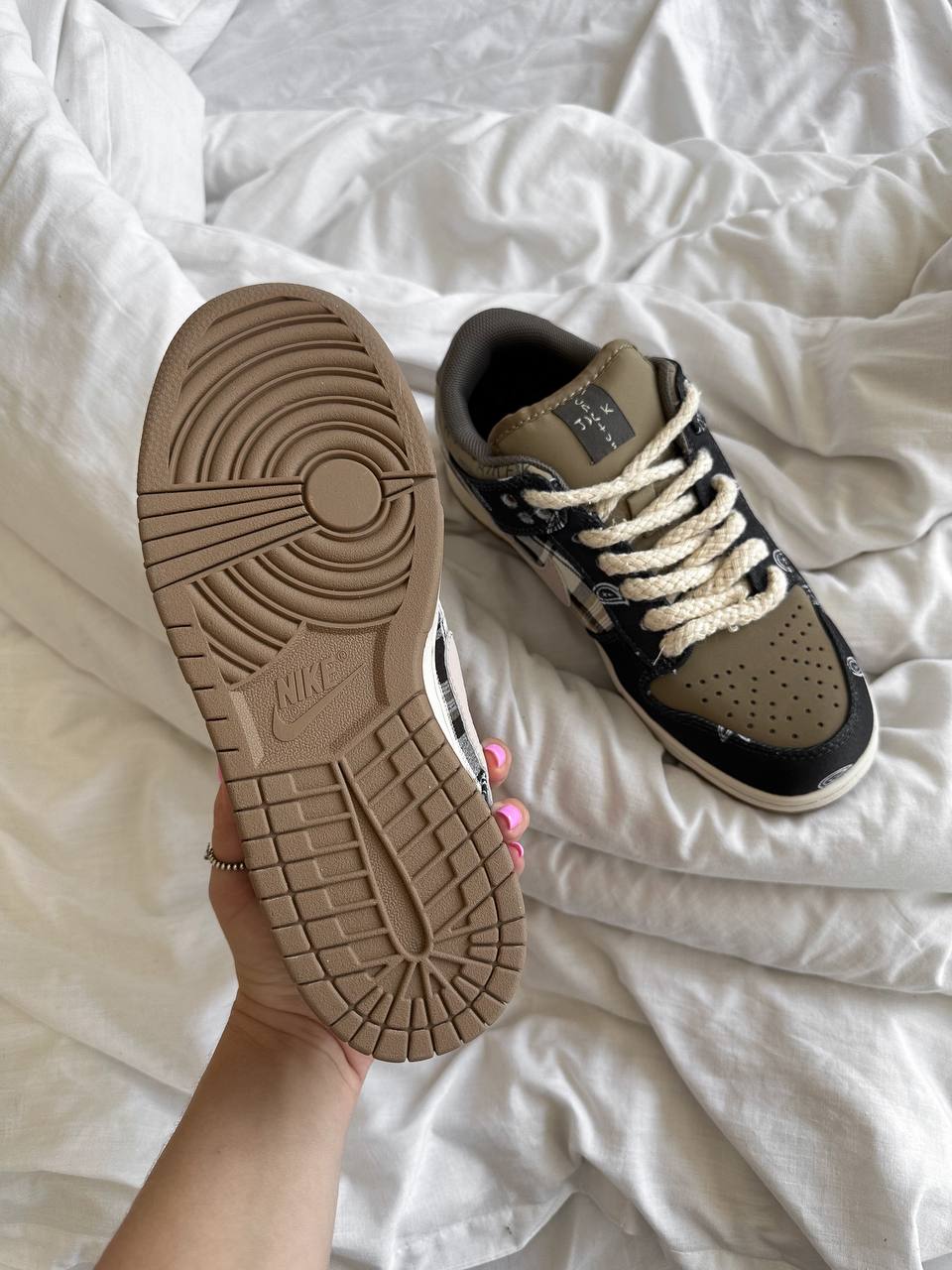 Nike SB Dunk Low x Travis Scott Cactus Jack - oceanhype - 