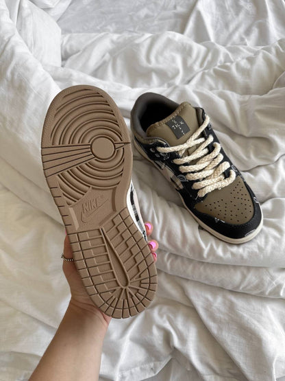 Nike SB Dunk Low x Travis Scott Cactus Jack - oceanhype - 