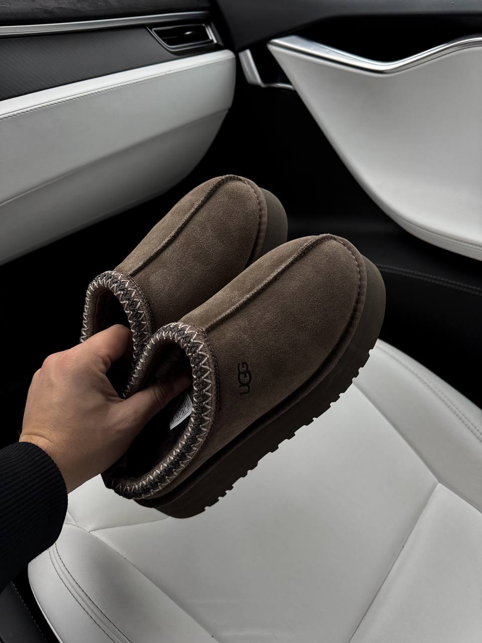 UGG Tasman Platform Slippers Hickory - oceanhype - 