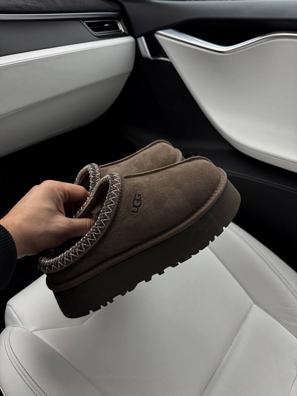 UGG Tasman Platform Slippers Hickory - oceanhype - 