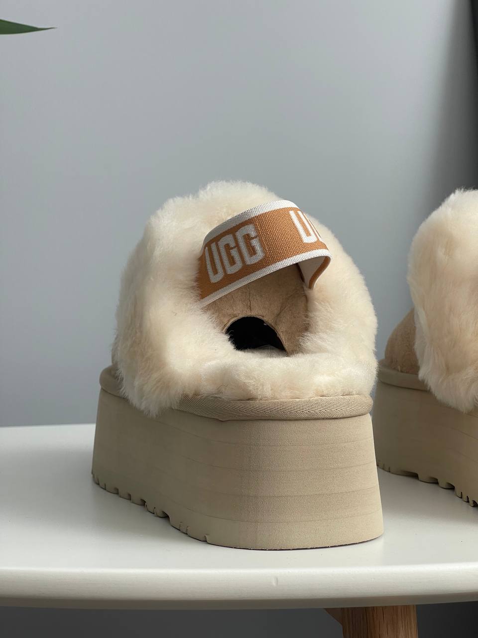UGG Funkette Slipper Platform Sand - oceanhype - 