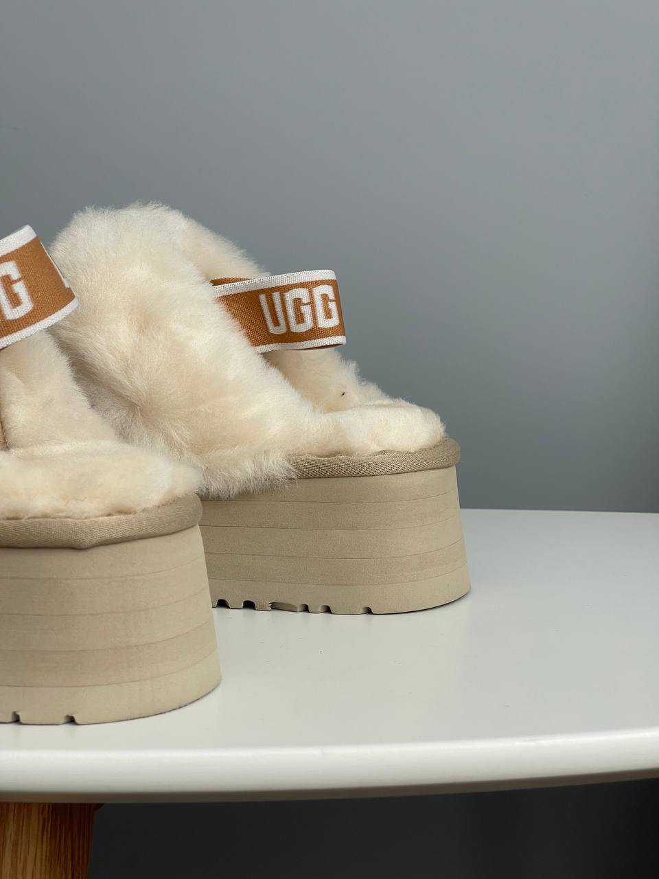 UGG Funkette Slipper Platform Sand - oceanhype - 