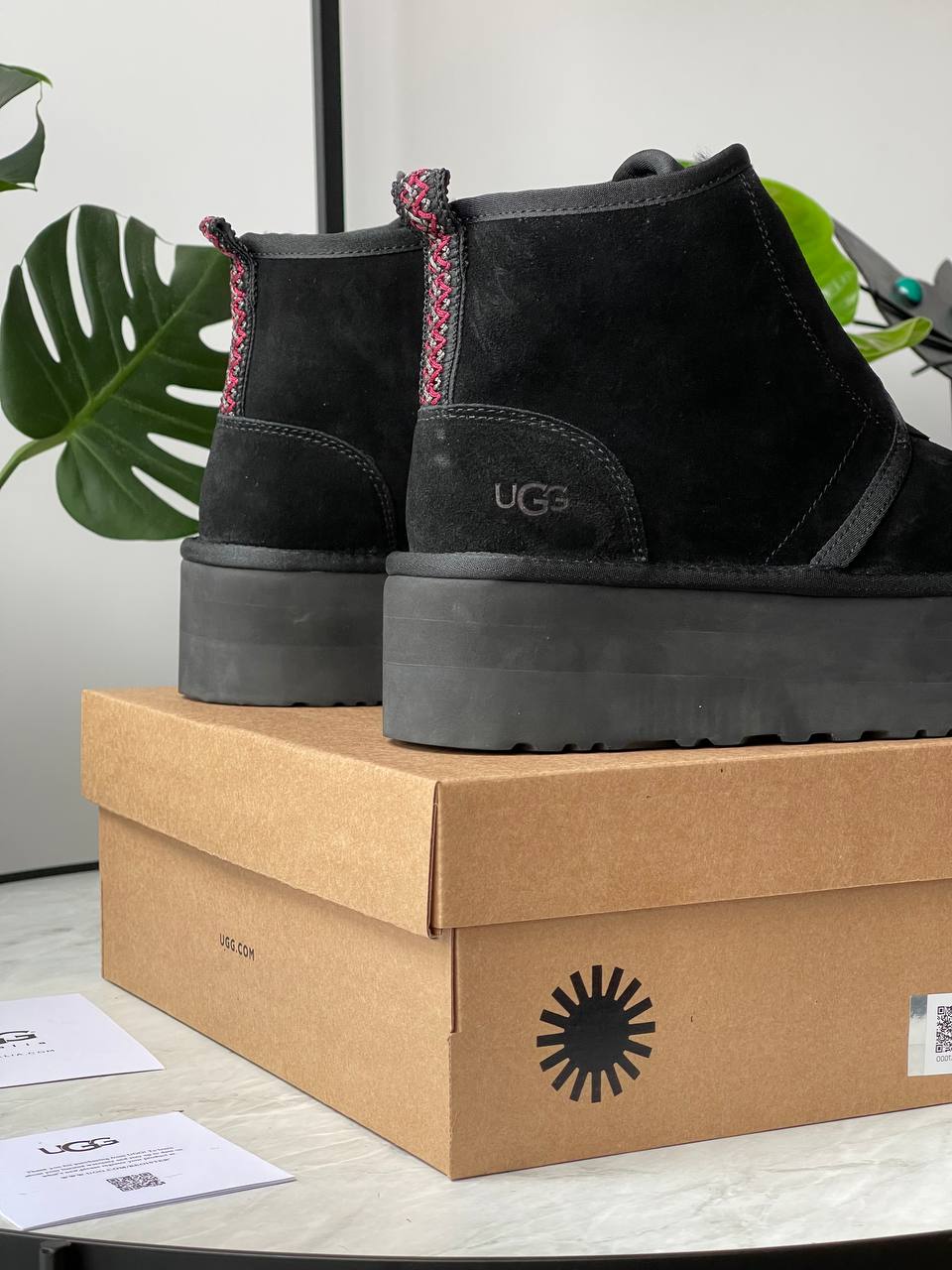 UGG Neumel Platform Zip Slipper Black - oceanhype - 