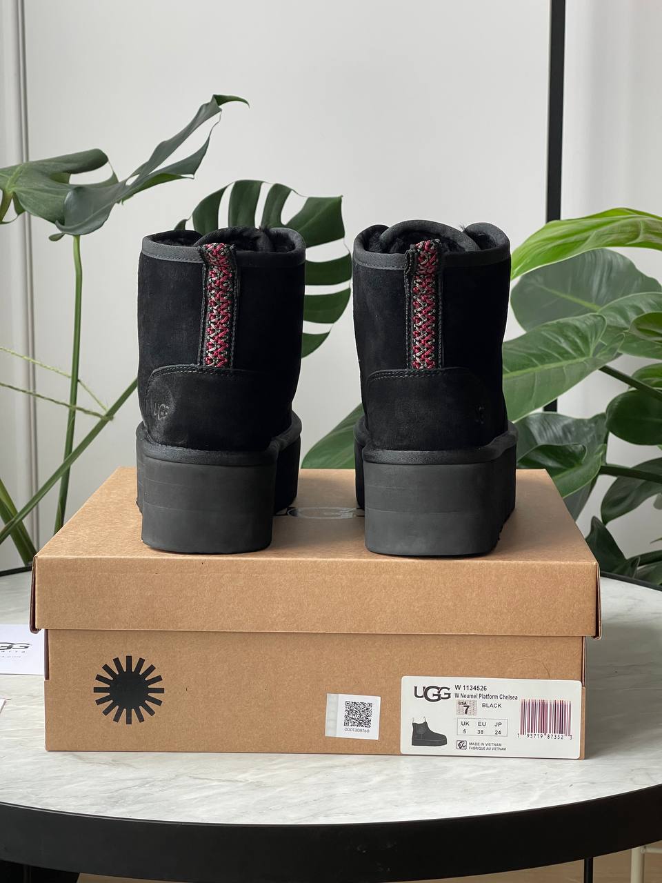 UGG Neumel Platform Zip Slipper Black - oceanhype - 