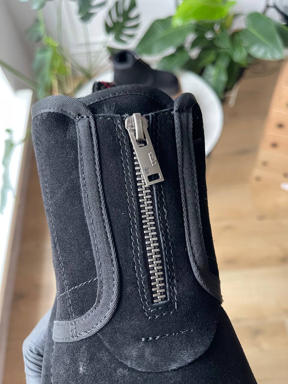 UGG Neumel Platform Zip Slipper Black - oceanhype - 