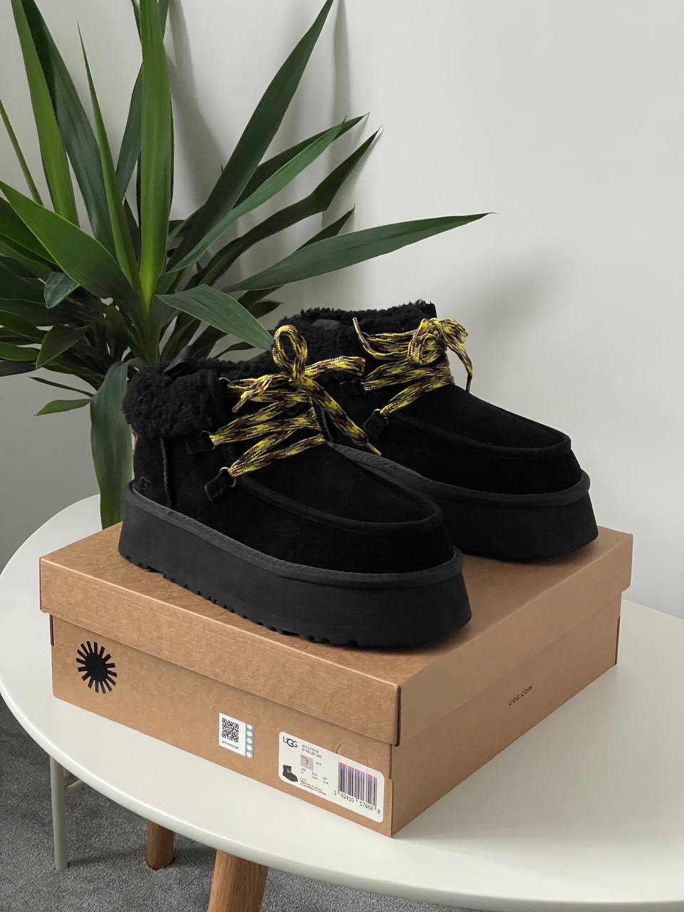 UGG Funkarra Platform Black - oceanhype - 