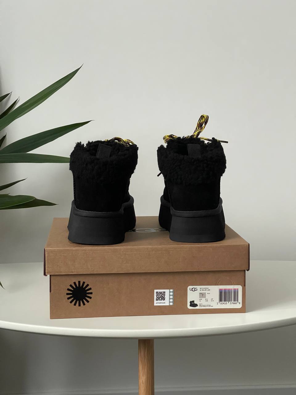 UGG Funkarra Platform Black - oceanhype - 