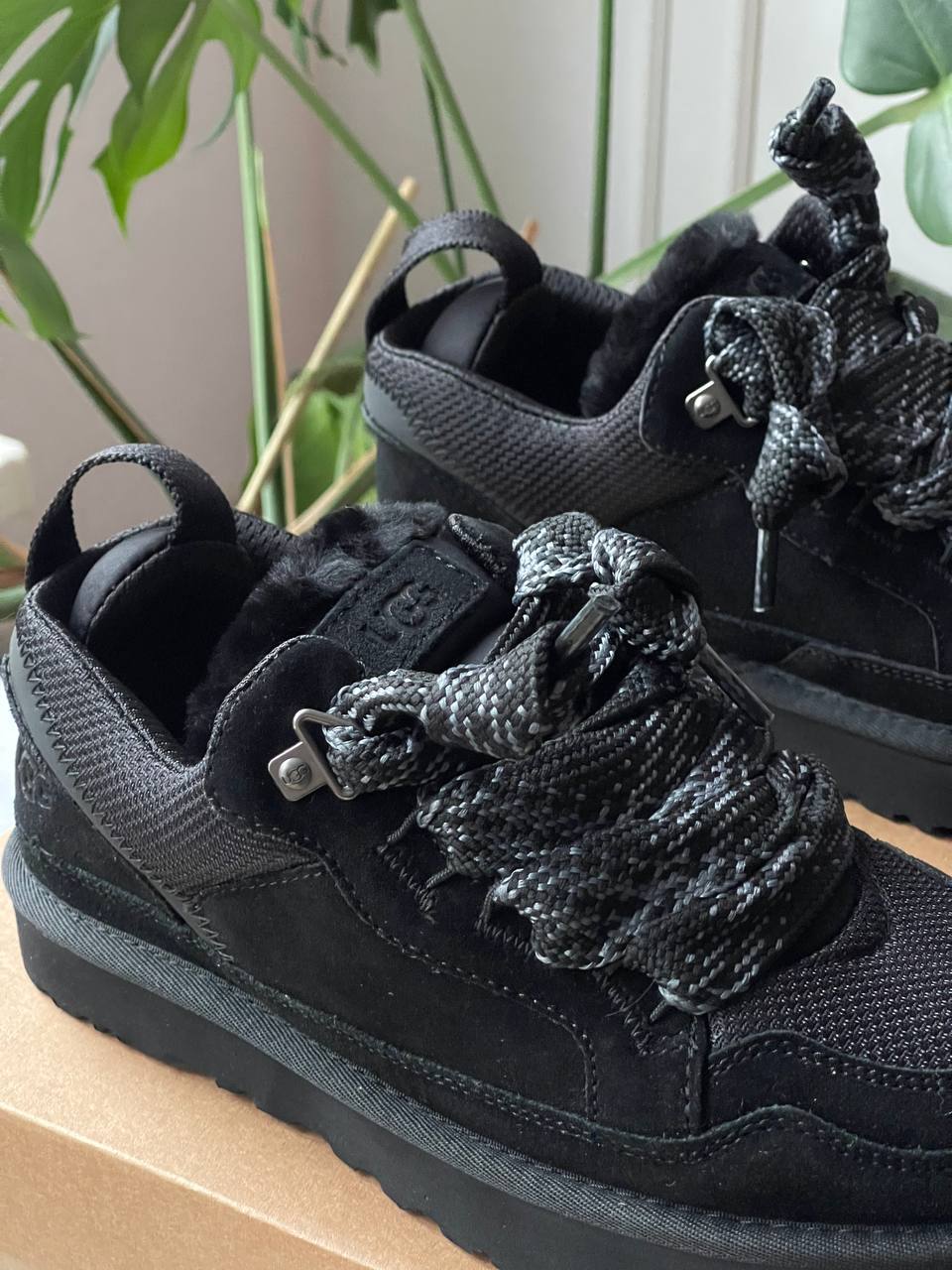 UGG Lowmel Sneaker Black - oceanhype - 