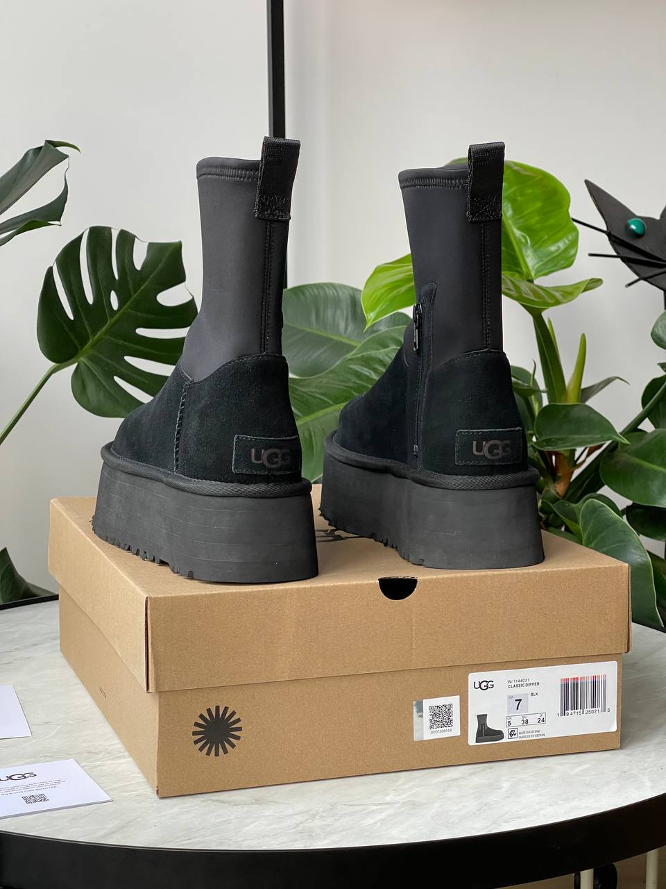 UGG Classic Dipper Black - oceanhype - 