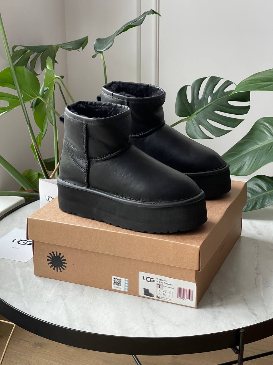 UGG Mini Black Platform Leather - oceanhype - 