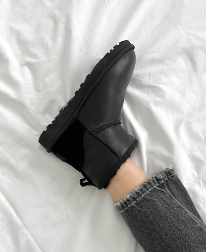 UGG Classic Mini Black Leather - oceanhype - 