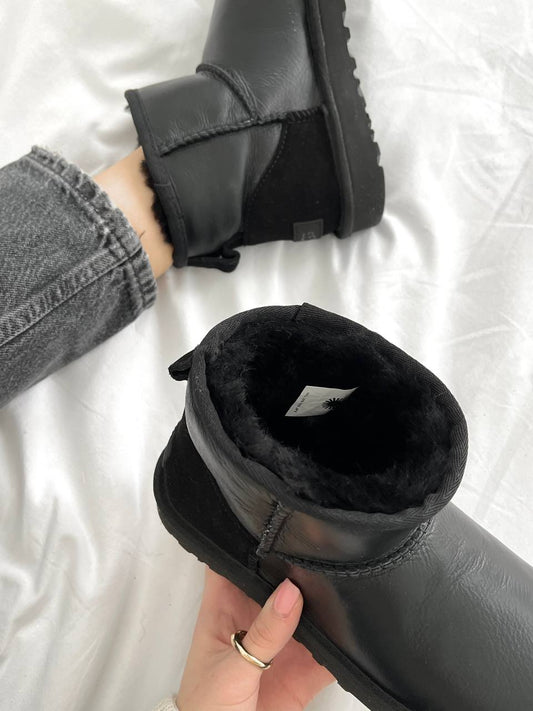 UGG Classic Mini Black Leather - oceanhype - 