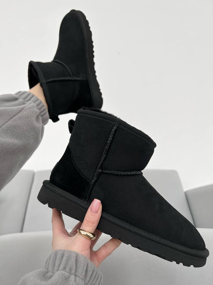 UGG Classic Mini II Boot Black - oceanhype - 