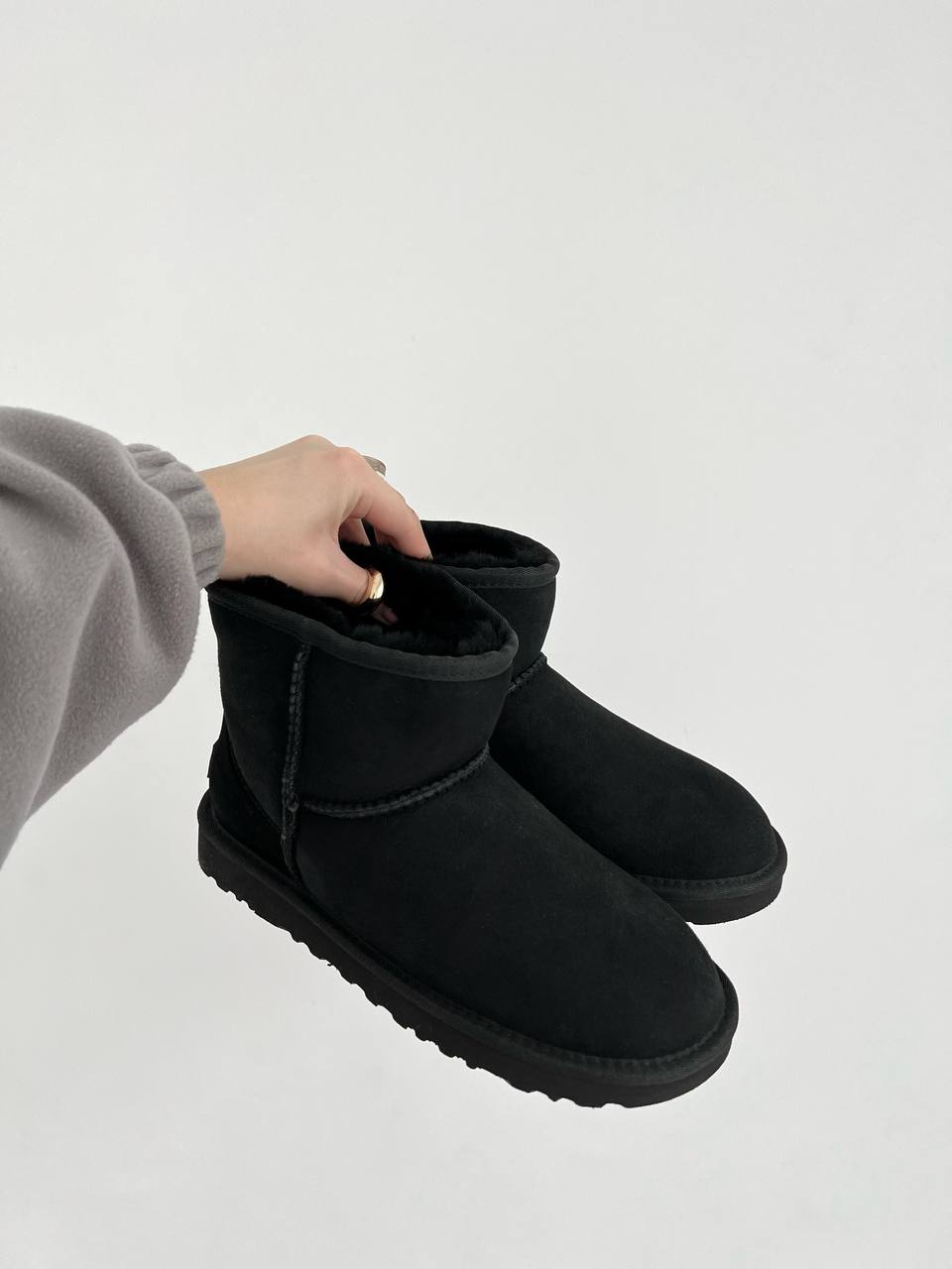 UGG Classic Mini II Boot Black - oceanhype - 