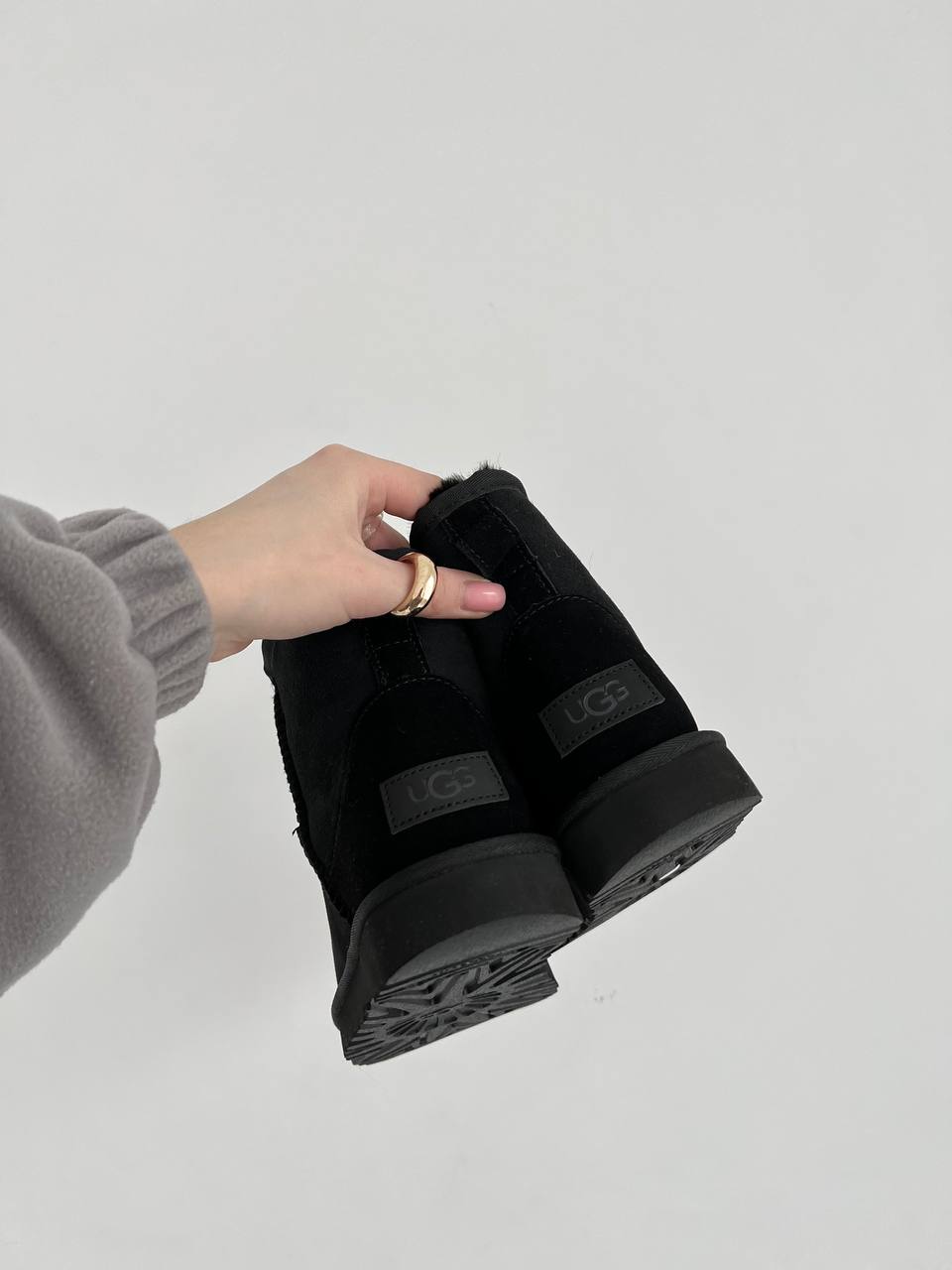 UGG Classic Mini II Boot Black - oceanhype - 