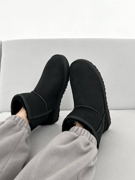 UGG Classic Mini II Boot Black - oceanhype - 