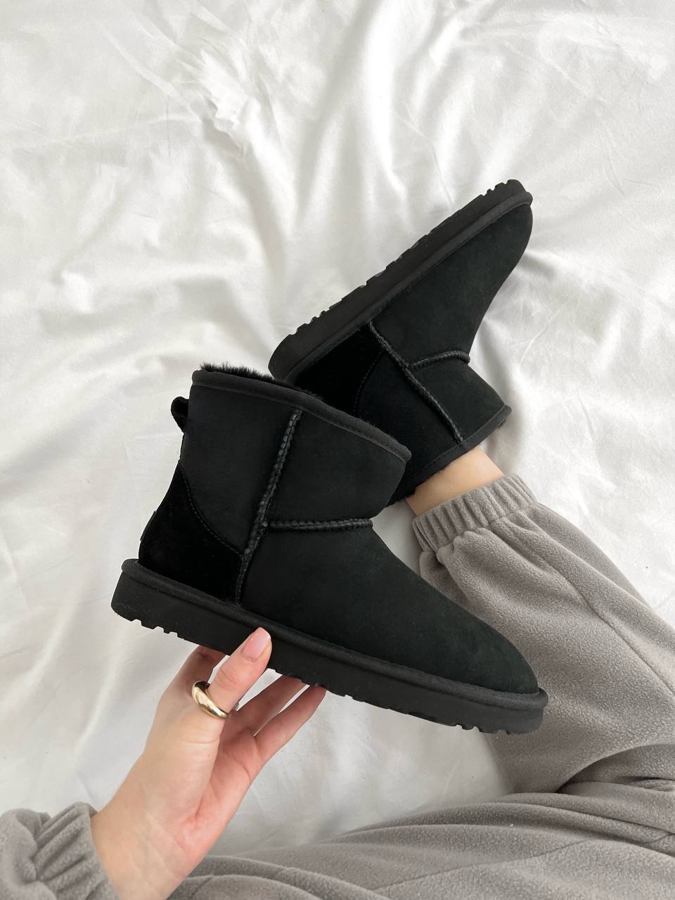 UGG Classic Mini II Boot Black - oceanhype - 