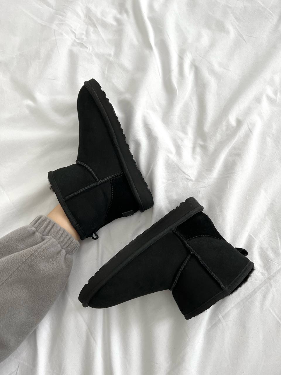 UGG Classic Mini II Boot Black - oceanhype - 