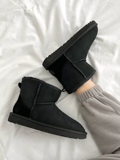 UGG Classic Mini II Boot Black - oceanhype - 