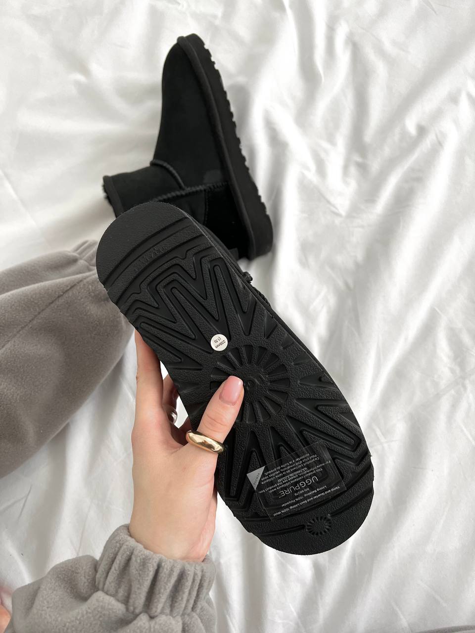 UGG Classic Mini II Boot Black - oceanhype - 