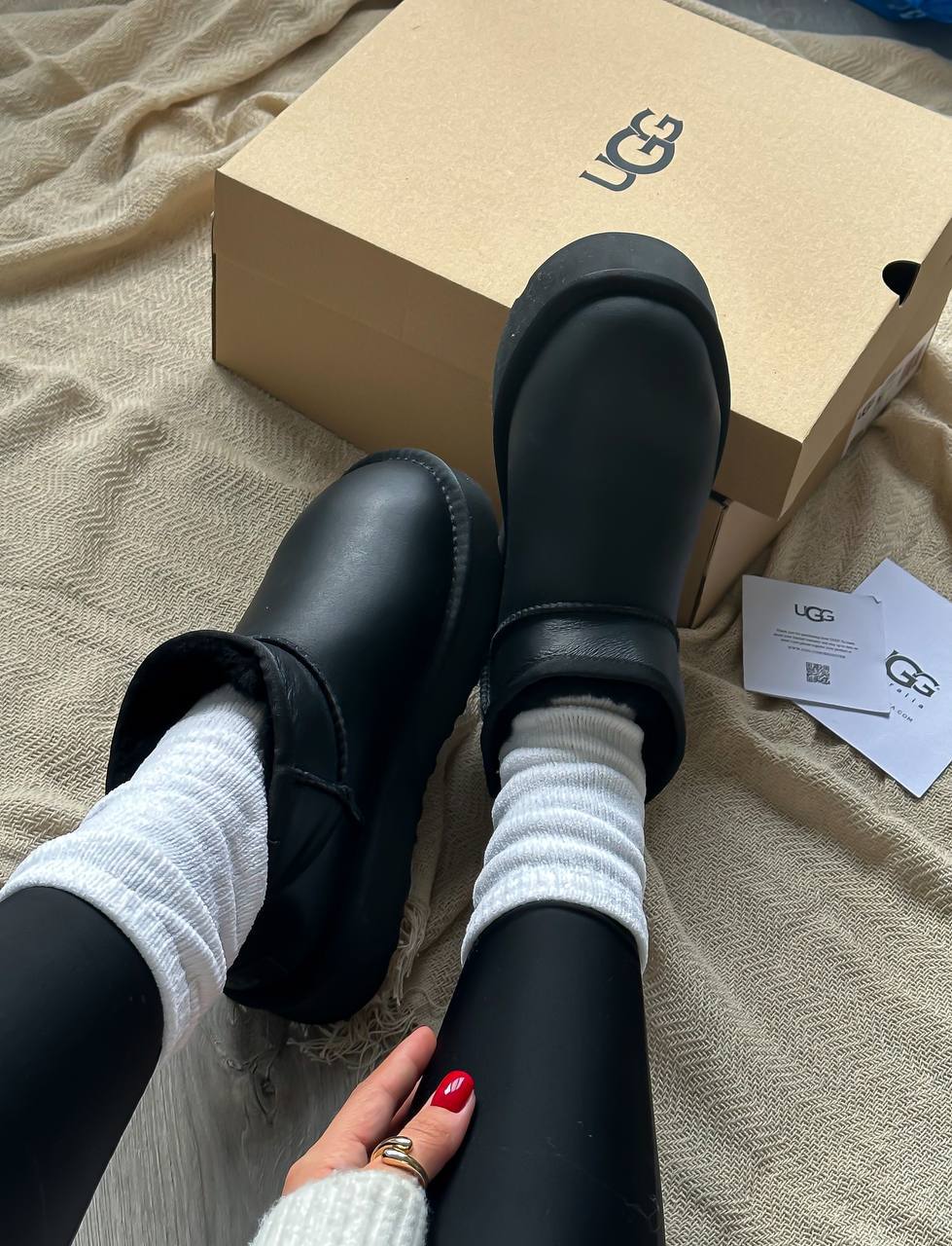 UGG Ultra Mini Platform Leather Black - oceanhype - 