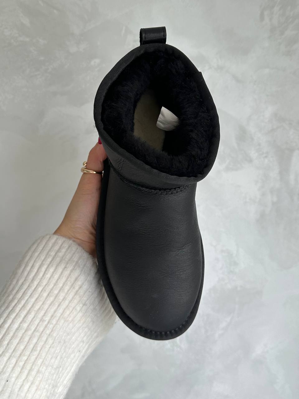 UGG Ultra Mini Platform Leather Black - oceanhype - 