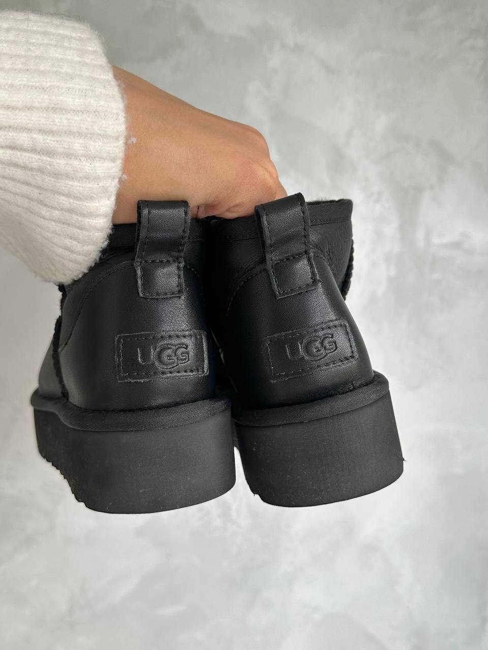 UGG Ultra Mini Platform Leather Black - oceanhype - 