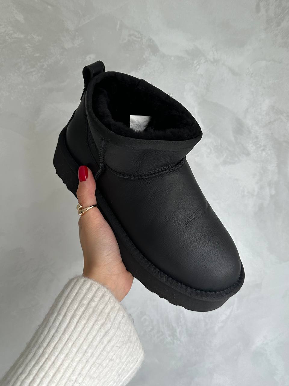 UGG Ultra Mini Platform Leather Black - oceanhype - 