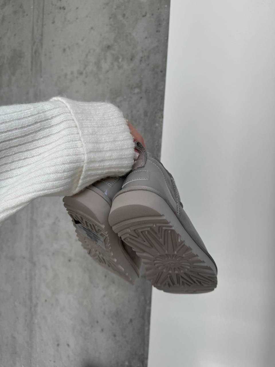 UGG Classic Ultra Mini Light Grey Lacquer - oceanhype - 