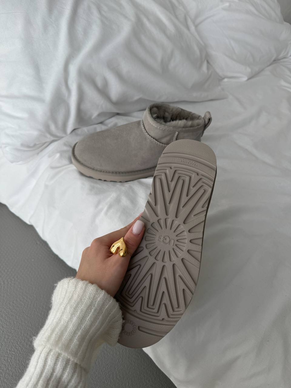 UGG Classic Ultra Mini Light Grey Lacquer - oceanhype - 