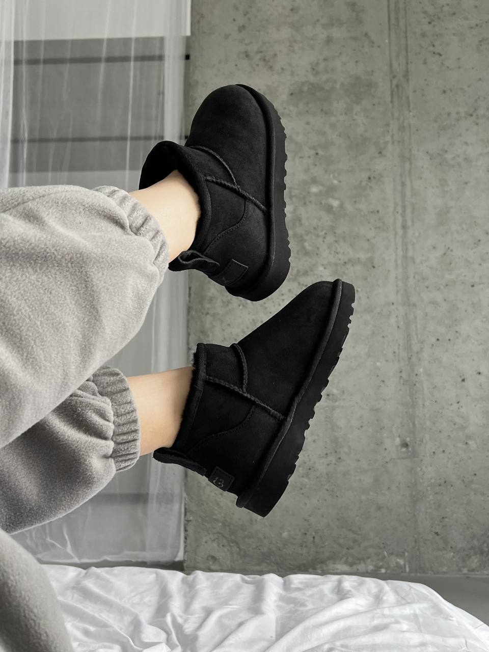 UGG Classic Ultra Mini Black - oceanhype - 