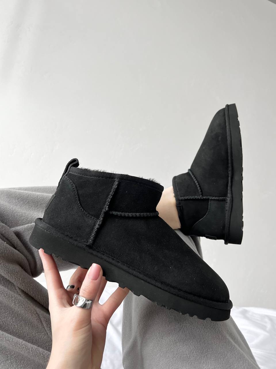 UGG Classic Ultra Mini Black - oceanhype - 