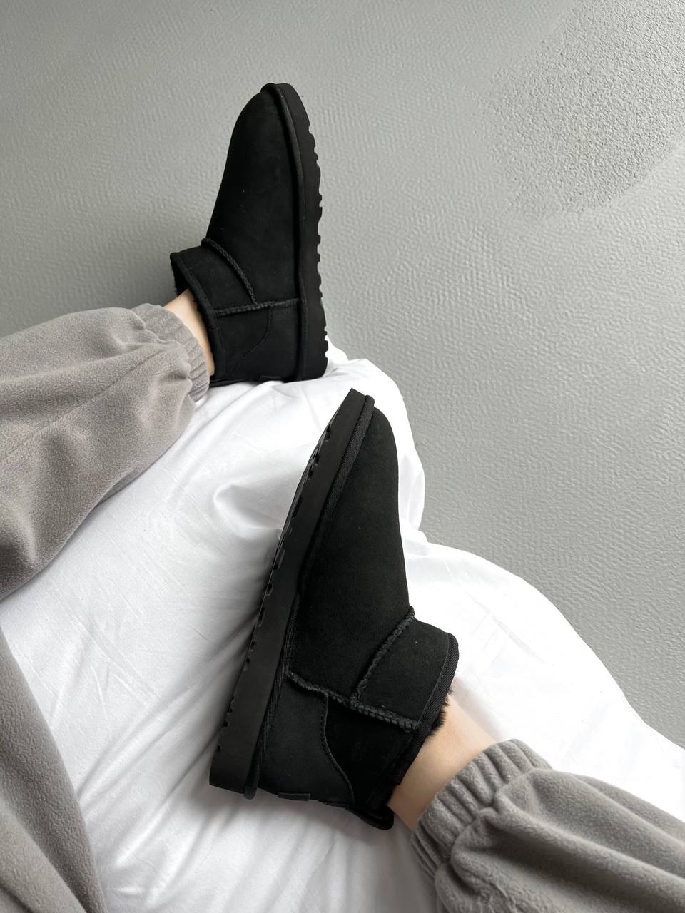 UGG Classic Ultra Mini Black - oceanhype - 