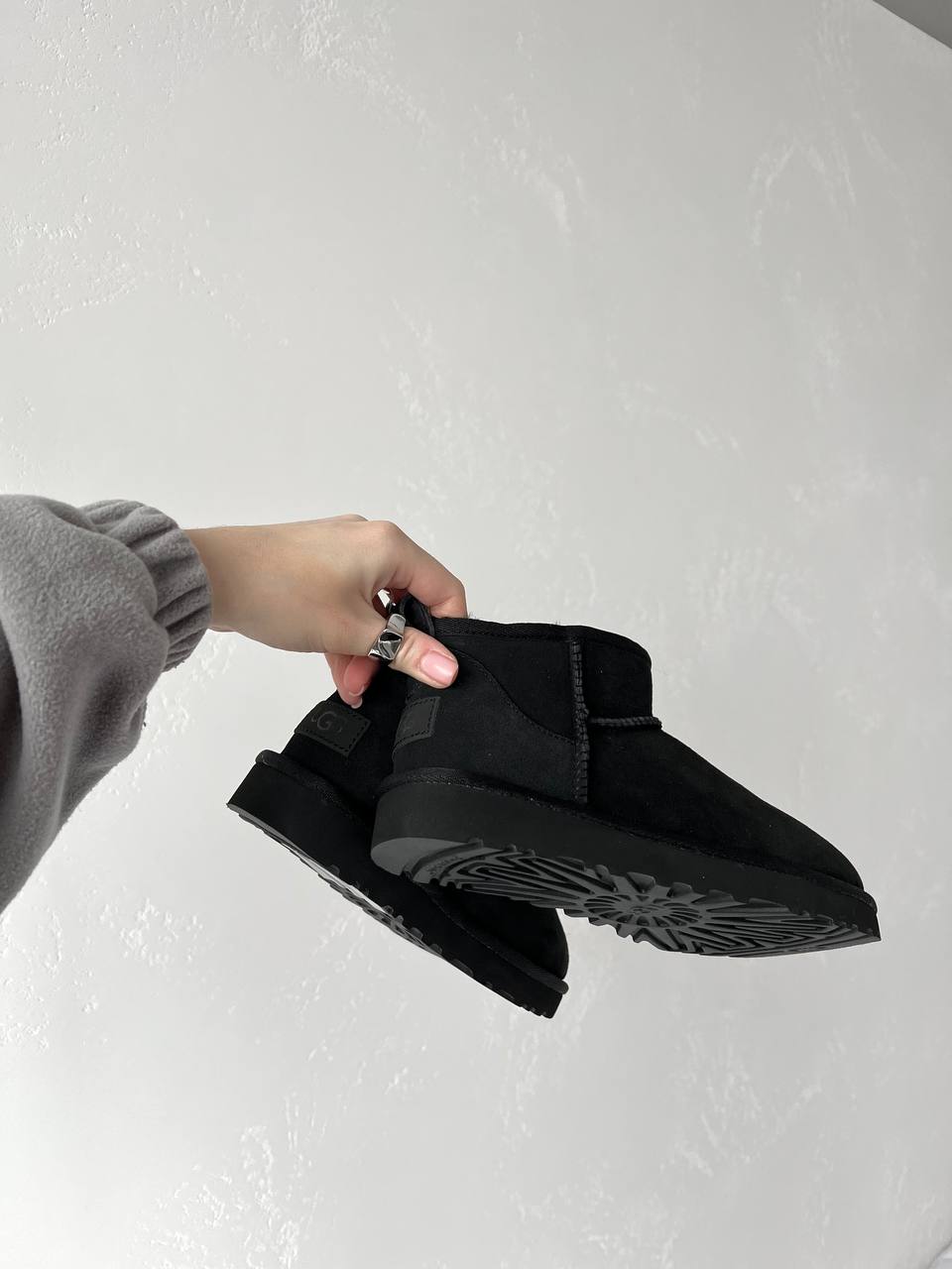 UGG Classic Ultra Mini Black - oceanhype - 