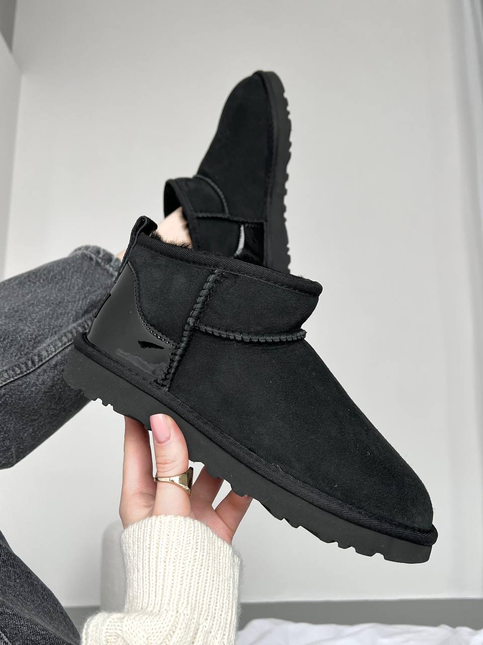 UGG Ultra Mini Black Lacquer - oceanhype - 