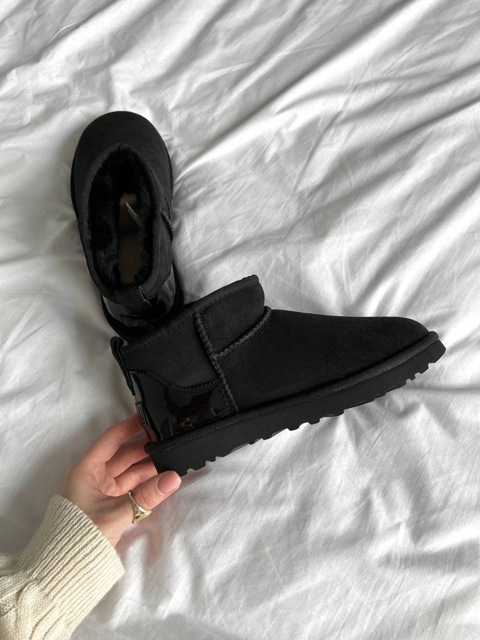 UGG Ultra Mini Black Lacquer - oceanhype - 