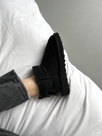 UGG Ultra Mini Black Lacquer - oceanhype - 