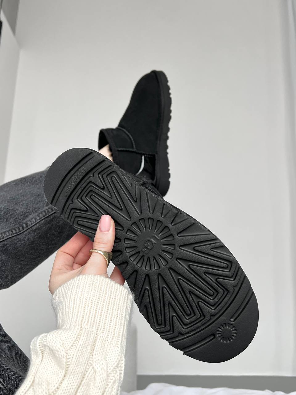 UGG Ultra Mini Black Lacquer - oceanhype - 