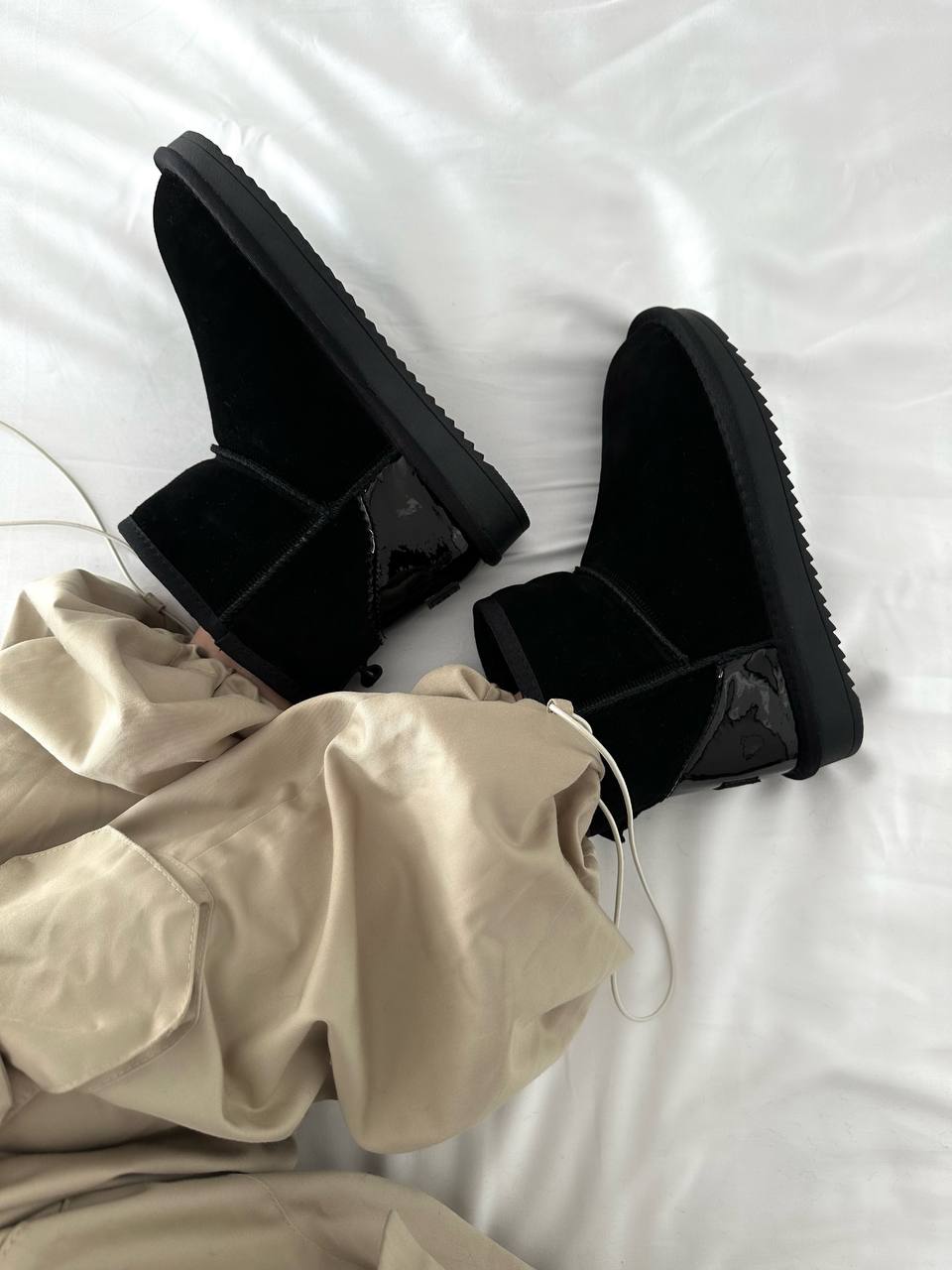 UGG Classic Mini Black Metallic - oceanhype - 