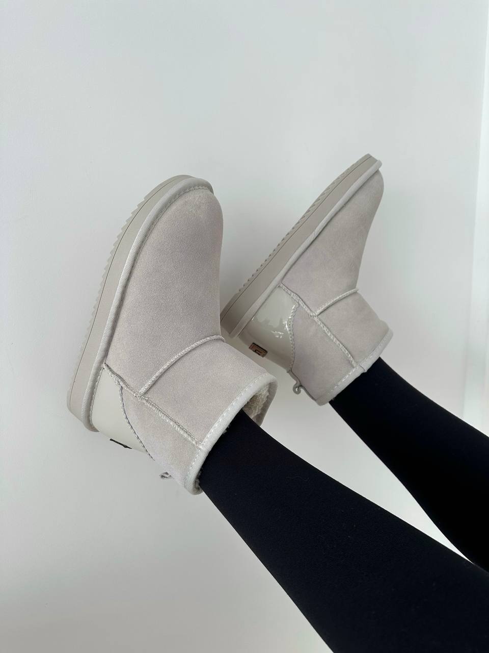 UGG Classic Mini Light Grey Lacquer - oceanhype - 