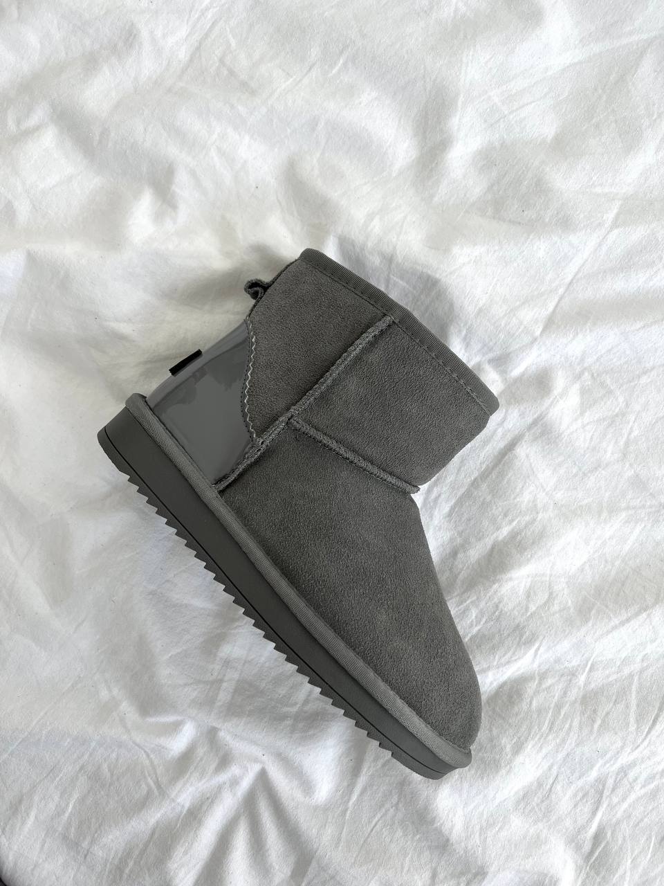 UGG Classic Mini Light Grey Lacquer - oceanhype - 