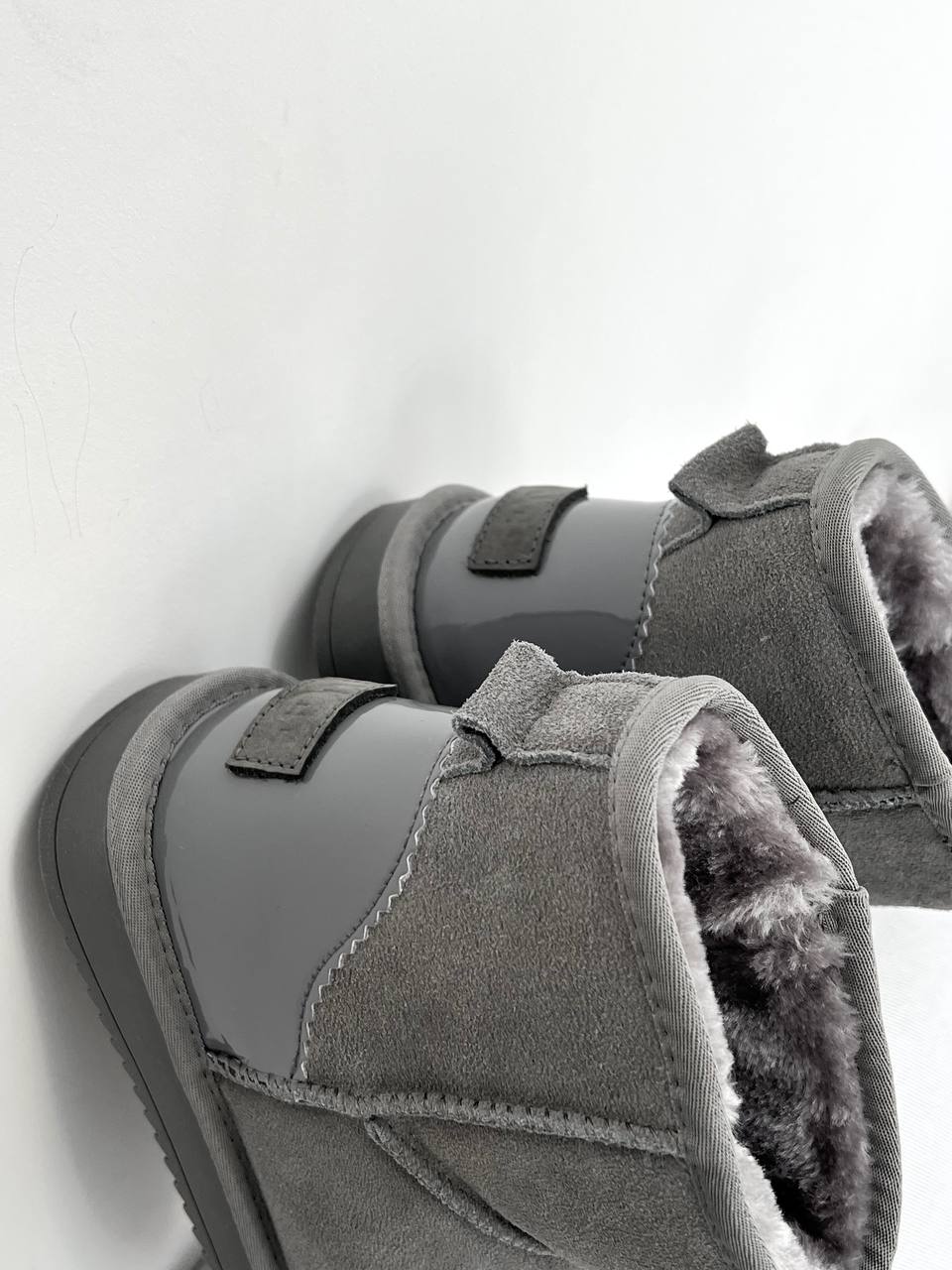 UGG Classic Mini Light Grey Lacquer - oceanhype - 