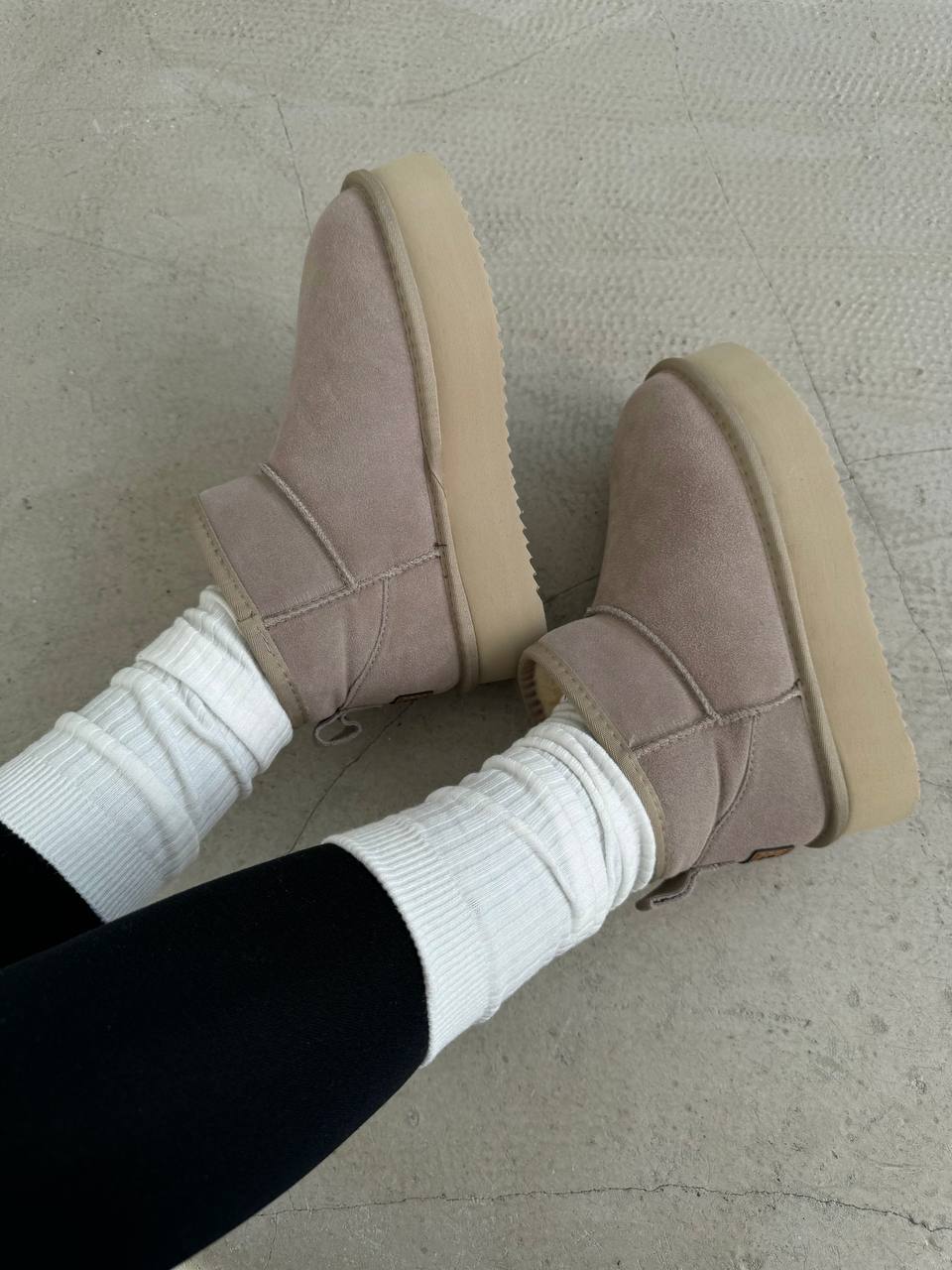 UGG Ultra Mini Platform Beige Suede - oceanhype - 