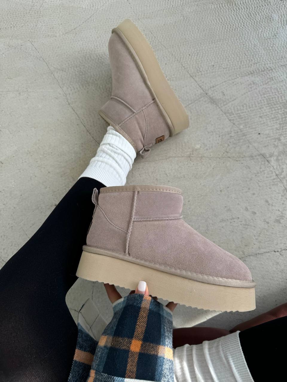 UGG Ultra Mini Platform Beige Suede - oceanhype - 