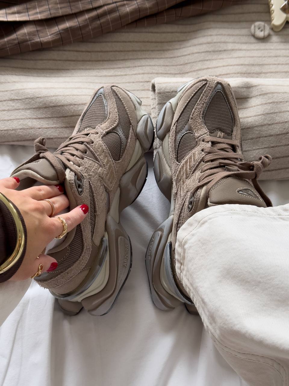 New Balance 9060 Mushroom - oceanhype - 