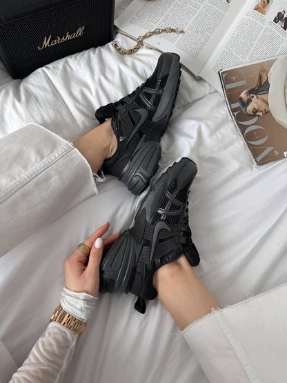 Nike V2K Run Black Dark Smoke Grey - oceanhype - 