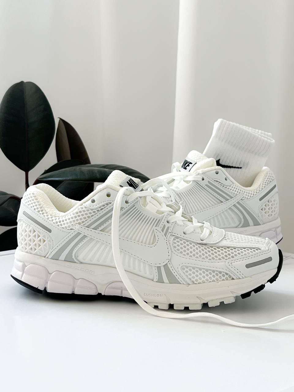 Nike Zoom Vomero 5 White - oceanhype - 
